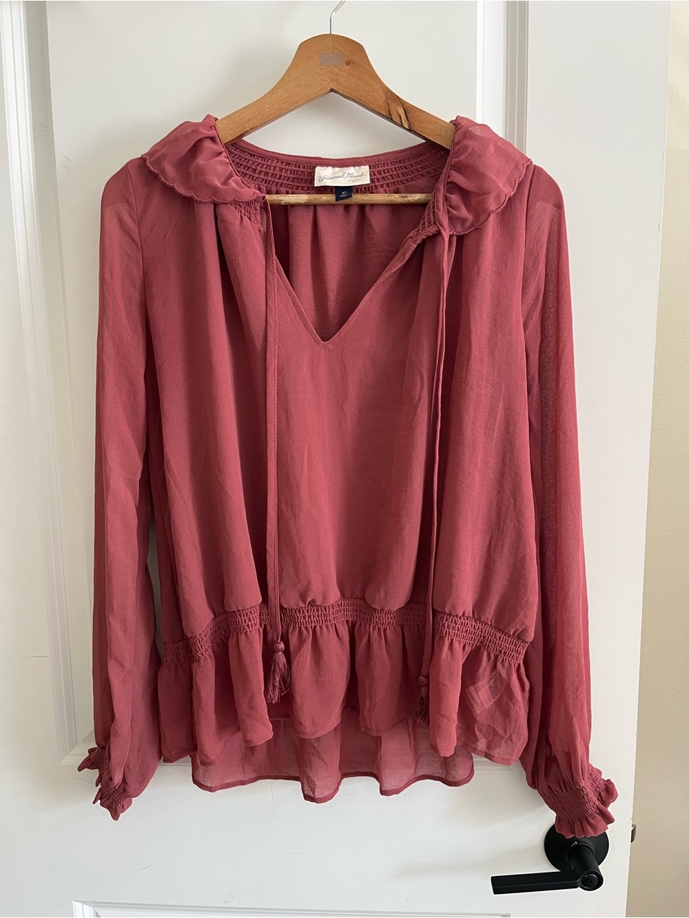 Universal Thread Rose Blouse sz XS